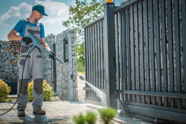 Best Pool Deck Cleaning  in Lake City, FL